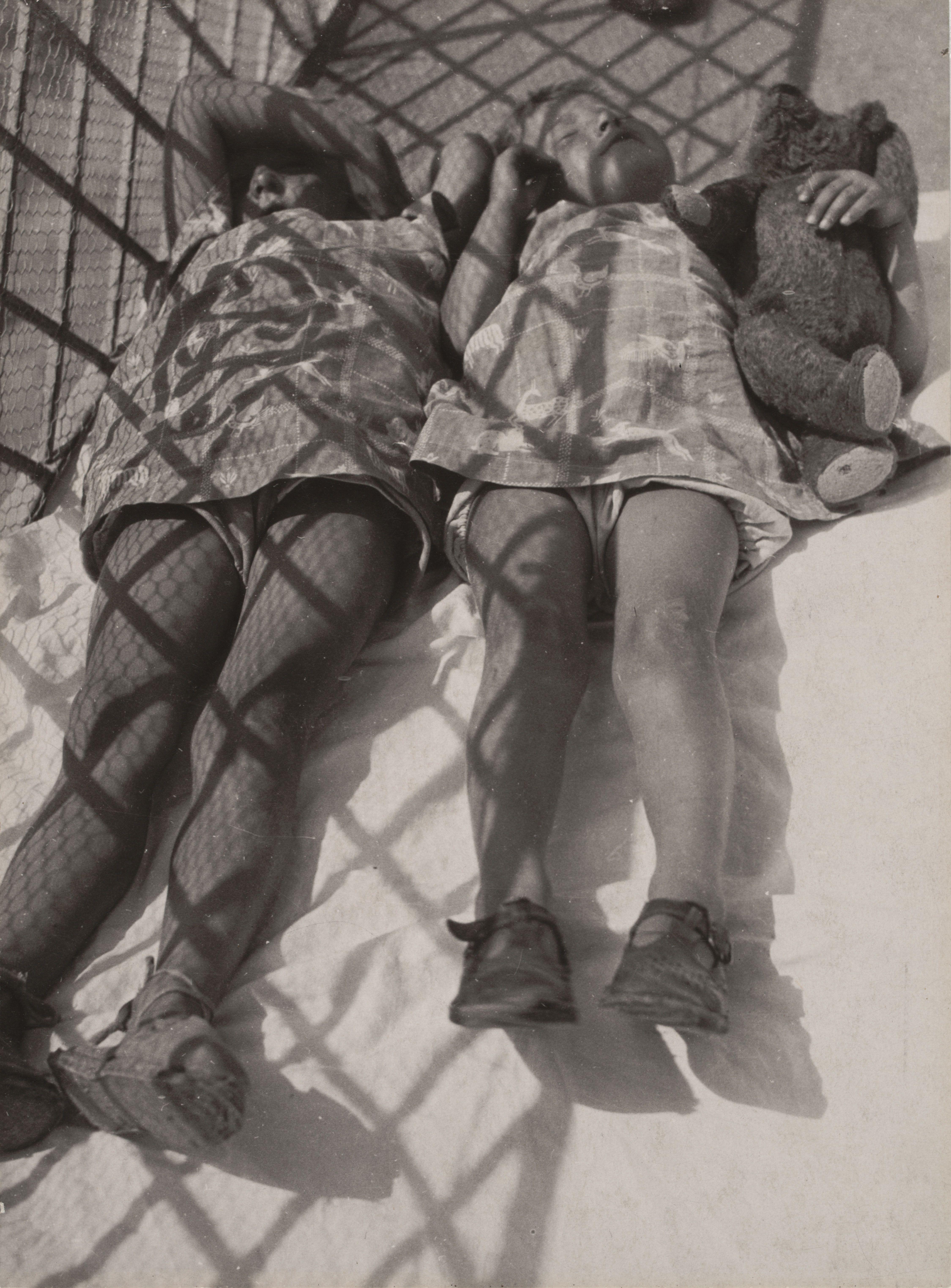 Laszlo Moholy Nagy Siesta Moholynagy — Laszlo Moholynagy