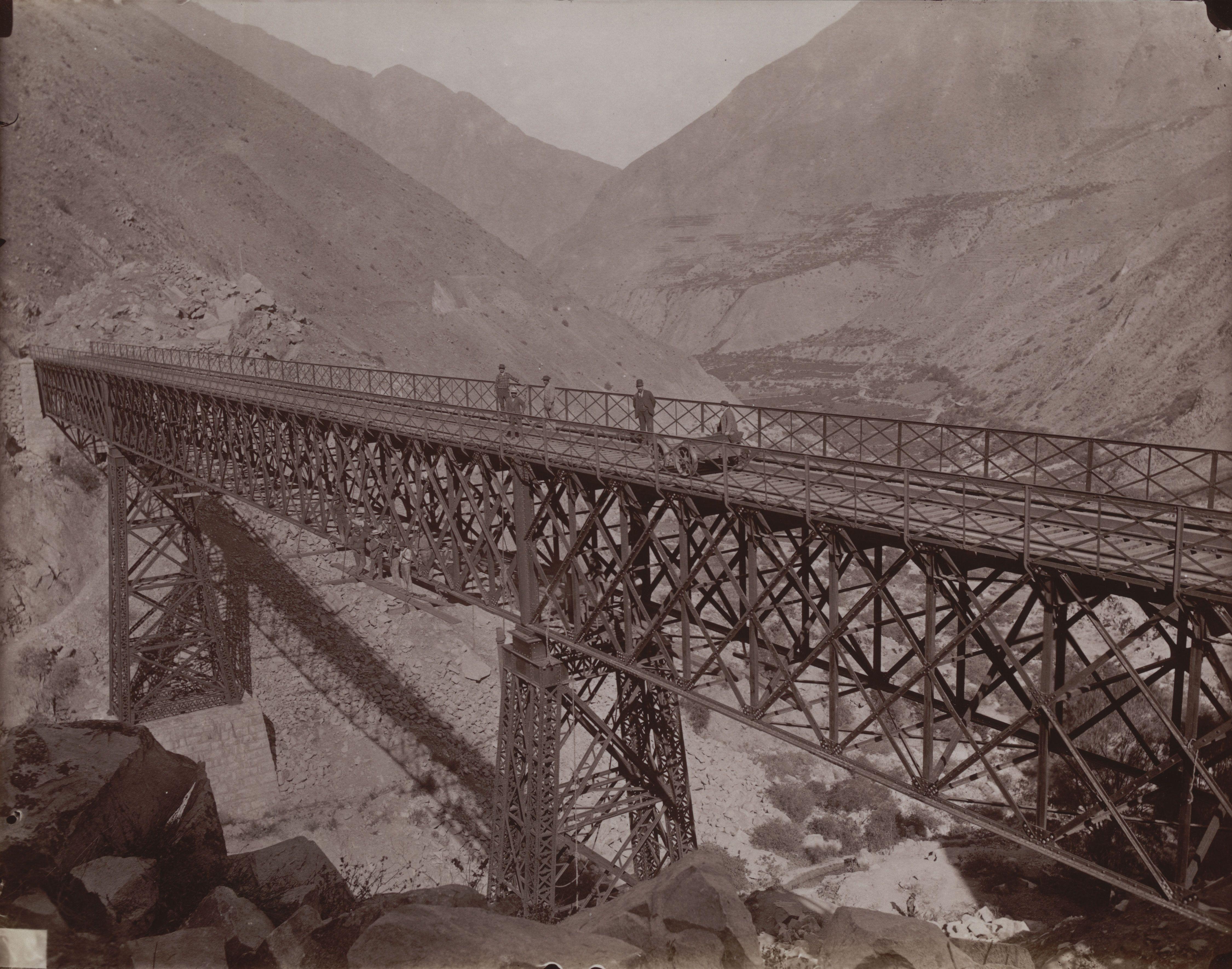 Railroad Puente Peru Photographer — Unknown Photographer