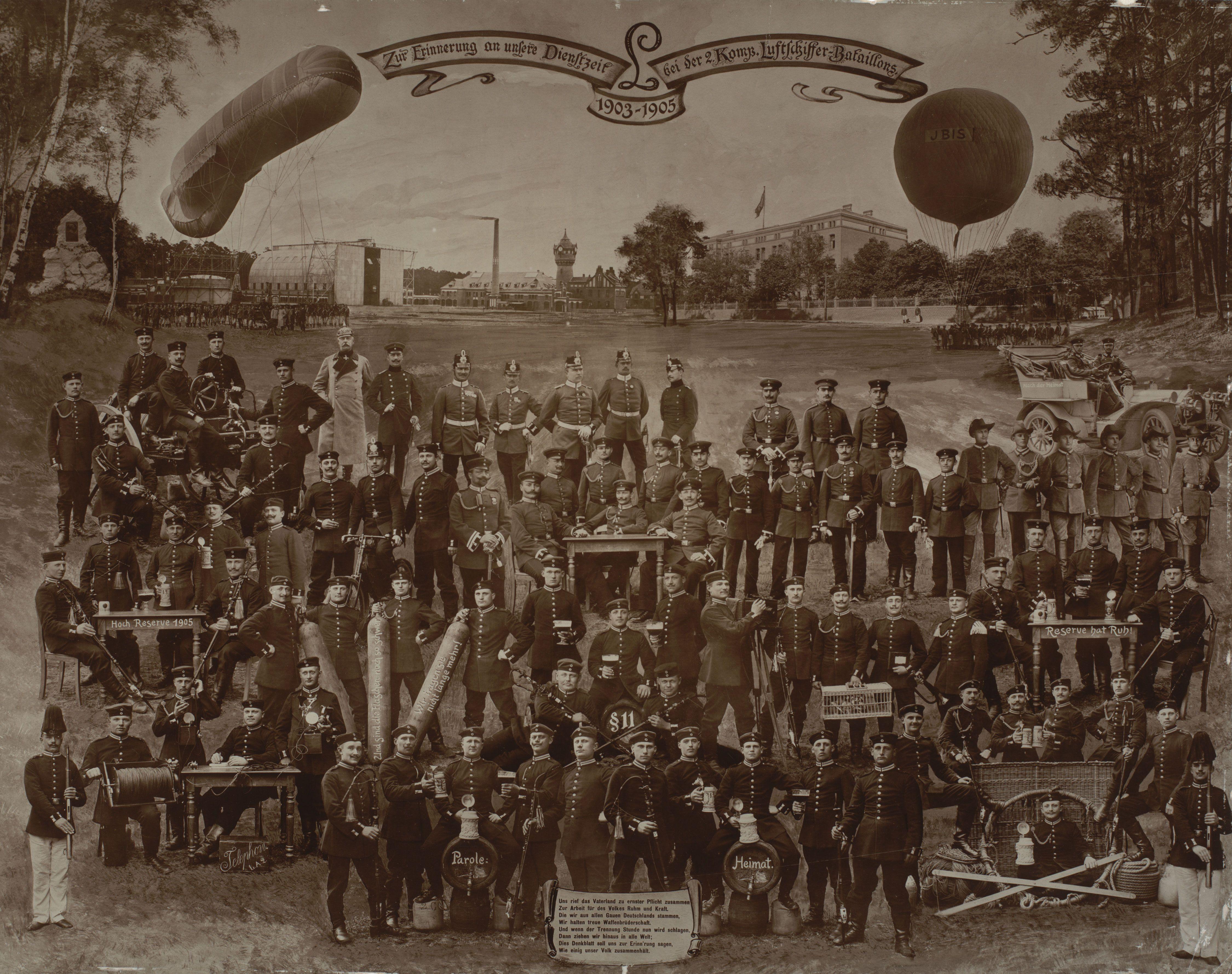 Souvenir De Service En Segundo Municipal Balloon Battalion Photographer — Unknown Photographer